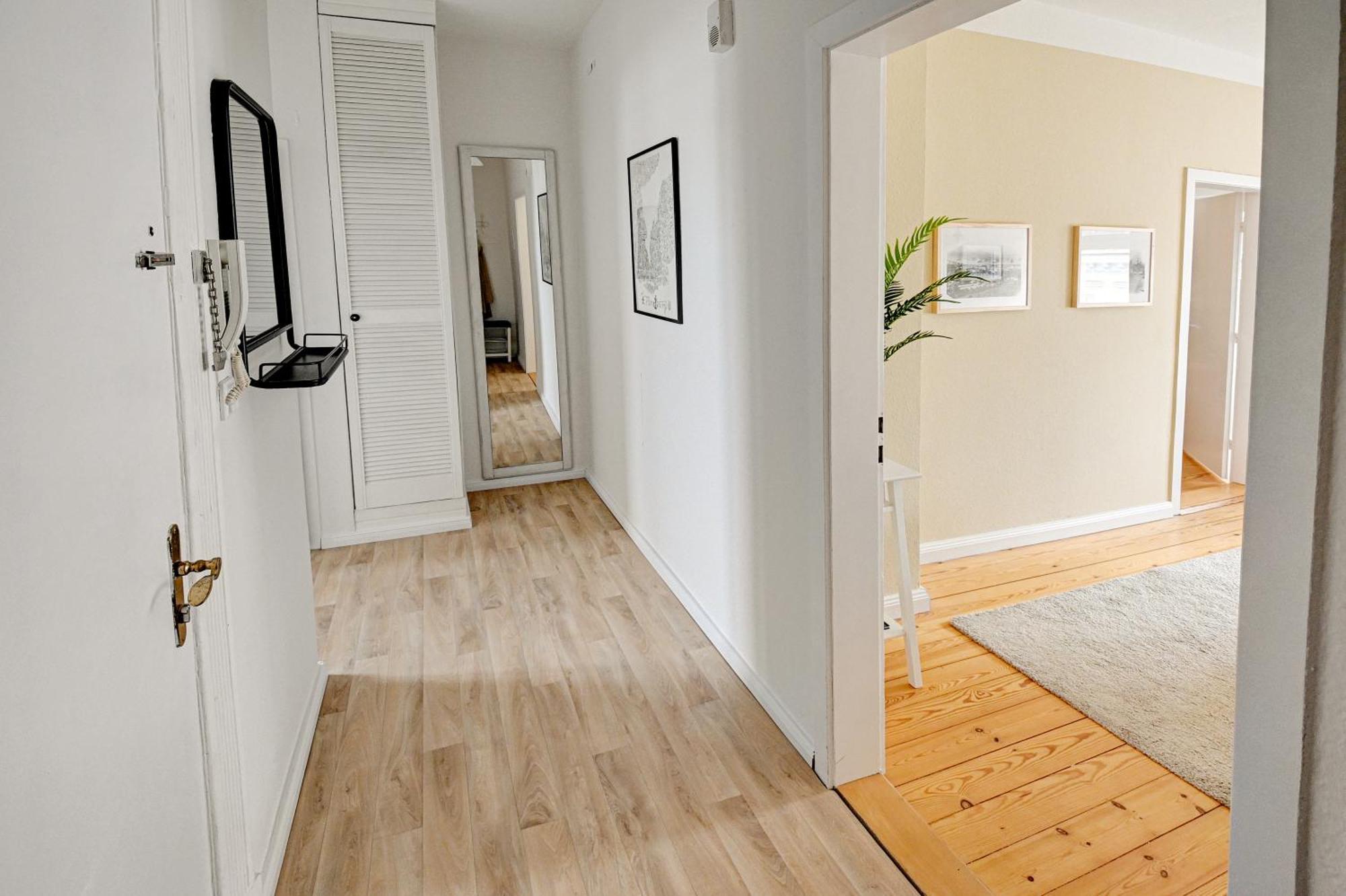 Mittendrin - Apartment Mit 2 Balkonen Sehr Zentral Flensburg Eksteriør bilde